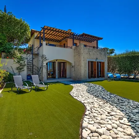 Villa Fantastic Junior Cz02 Salamis With Gorgeous Views, Aphrodite Hills Kouklia