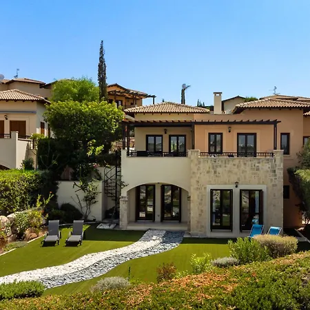 Fantastic Junior Cz02 Salamis With Gorgeous Views, Aphrodite Hills Villa Kouklia
